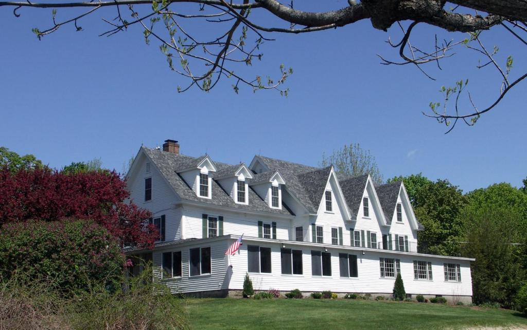 Inn At Pleasant Lake New London Exterior foto